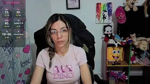 Snapshot of Princezzlove3 chatting on November 2025 01:28:01 AM Princezzlove3 online show from November 2025 01:28:01 AM