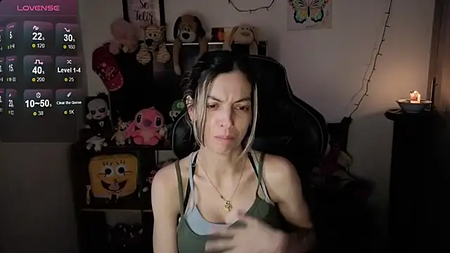 Snapshot of Princezzlove3 chatting on November 2025 02:13:01 PM Princezzlove3 online show from November 2025 02:13:01 PM