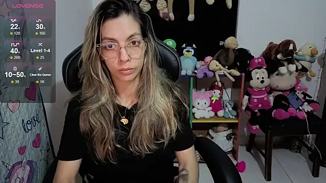 Snapshot of Princezzlove3 chatting on November 2025 12:13:01 AM Princezzlove3 online show from November 2025 12:13:01 AM