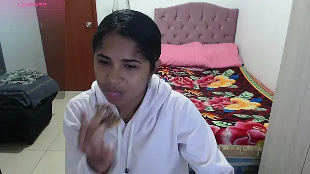 Snapshot of july-feria chatting on November 2025 10:25:02 PM july-feria online show from November 2025 10:25:02 PM