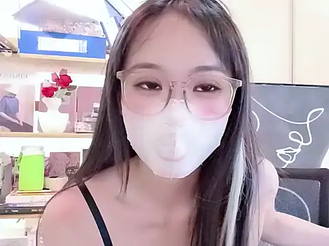 Snapshot of Lush-Office chatting on April 2026 06:38:01 AM Lush-Office online show from April 2026 06:38:01 AM