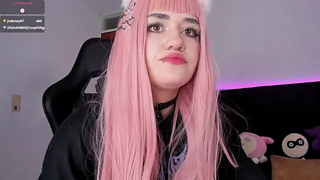 Snapshot of raven__white1 chatting on February 2025 02:18:01 AM raven  white1 online show from February 2025 02:18:01 AM