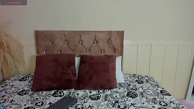 Snapshot of Natashawool1 chatting on January 2025 02:25:02 PM Natashawool1 online show from January 2025 02:25:02 PM