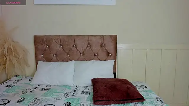 Snapshot of Natashawool1 chatting on February 2025 04:33:01 PM Natashawool1 online show from February 2025 04:33:01 PM