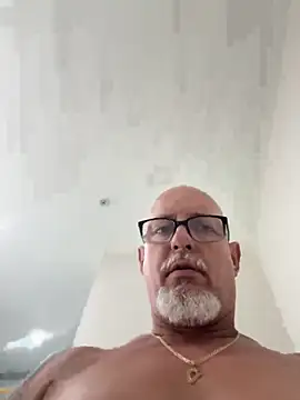 carlospingalinda online show from February 2026 01:57:02 AM