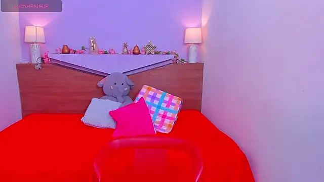 ScarletEmber3 online show from March 2025 04:06:01 AM