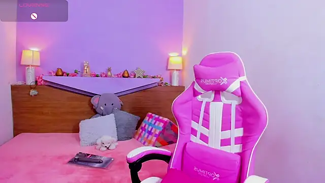 ScarletEmber3 online show from March 2025 03:43:01 AM