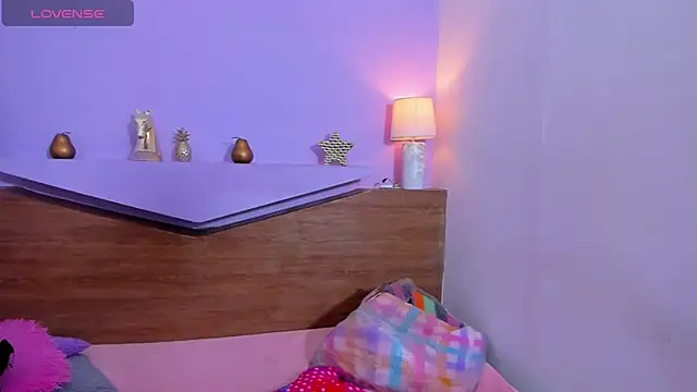 ScarletEmber3 online show from September 2025 06:05:02 AM