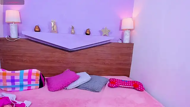 ScarletEmber3 online show from October 2025 05:06:02 AM