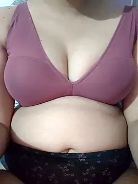 nikkibenza online show from April 2026 06:35:01 PM