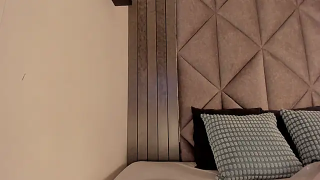 SabrinaSpell  online show from February 2026 07:54:01 PM