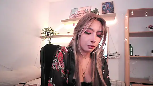 Snapshot of SabrinaSpell_ chatting on April 2026 01:00:02 PM SabrinaSpell online show from April 2026 01:00:02 PM