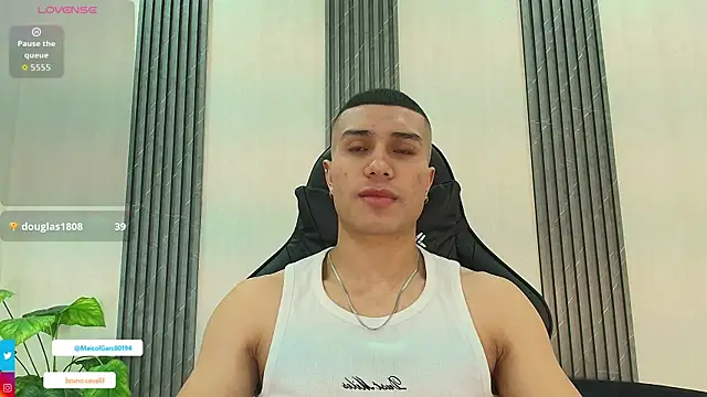 Snapshot of bruno_cavalli chatting on July 2026 05:51:02 PM bruno cavalli online show from July 2026 05:51:02 PM