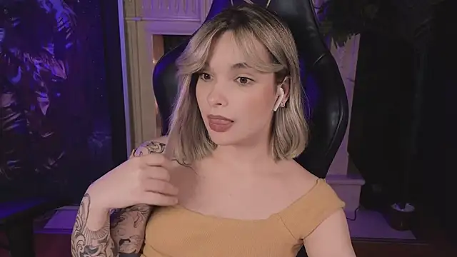 Snapshot of Bella_Alita chatting on January 2025 02:47:01 AM Bella Alita online show from January 2025 02:47:01 AM