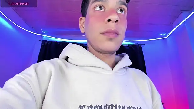 Ethan Boyy online show from April 2026 09:20:02 PM