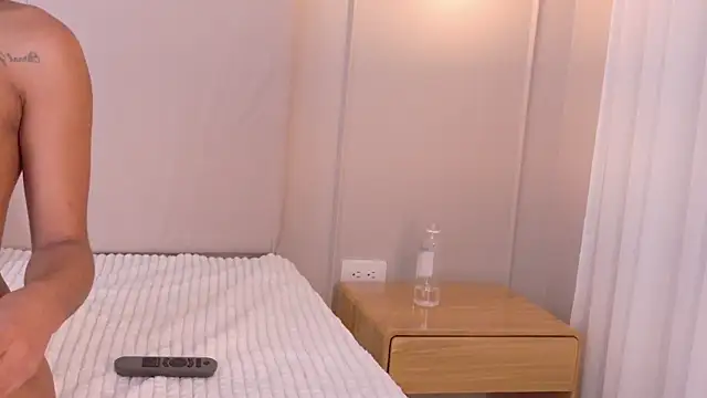 Snapshot of IsabellaPorcella chatting on January 2025 05:28:02 PM IsabellaPorcella online show from January 2025 05:28:02 PM