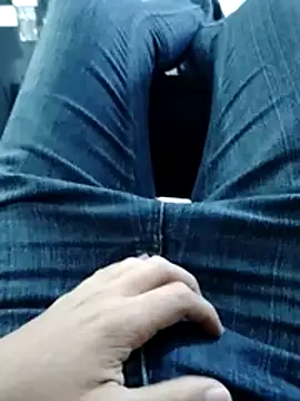 alejo5288 online show from October 2025 06:26:02 PM