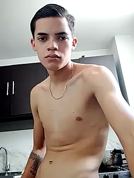 Snapshot of Latinos_2001 chatting on January 2025 03:32:01 PM Latinos 2001 online show from January 2025 03:32:01 PM