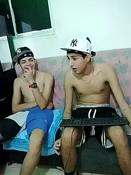 Snapshot of Latinos_2001 chatting on January 2025 02:30:02 PM Latinos 2001 online show from January 2025 02:30:02 PM