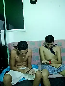 Snapshot of Latinos_2001 chatting on January 2025 09:14:02 PM Latinos 2001 online show from January 2025 09:14:02 PM