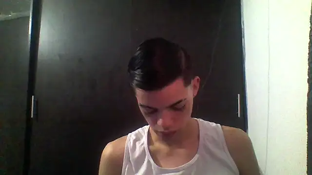 Snapshot of Latinos_2001 chatting on April 2026 02:57:01 PM Latinos 2001 online show from April 2026 02:57:01 PM