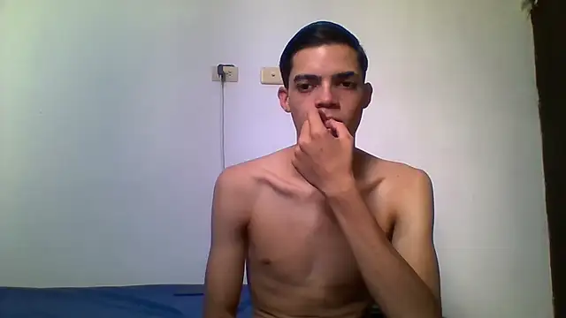Latinos 2001 online show from June 2026 02:26:02 PM