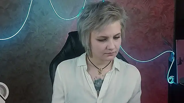 Snapshot of EvaBrownie chatting on January 2025 05:48:01 PM EvaBrownie online show from January 2025 05:48:01 PM