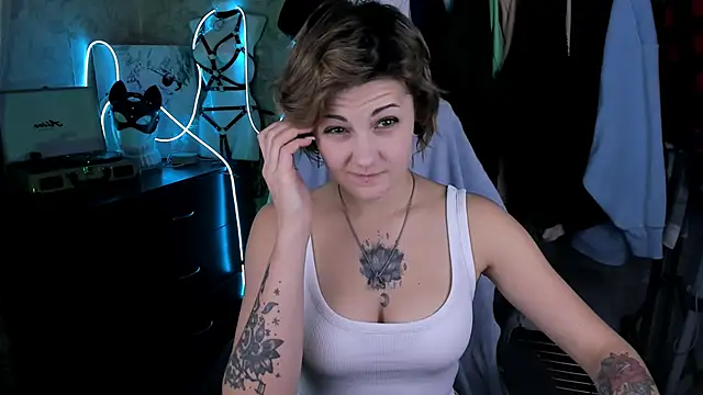 Snapshot of EvaBrownie chatting on October 2025 02:51:02 PM EvaBrownie online show from October 2025 02:51:02 PM