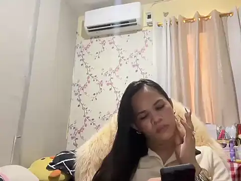 Snapshot of SophiaCourthaway chatting on January 2026 11:40:02 PM SophiaCourthaway online show from January 2026 11:40:02 PM