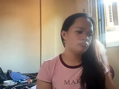 Snapshot of SophiaCourthaway chatting on June 2026 10:45:02 PM SophiaCourthaway online show from June 2026 10:45:02 PM