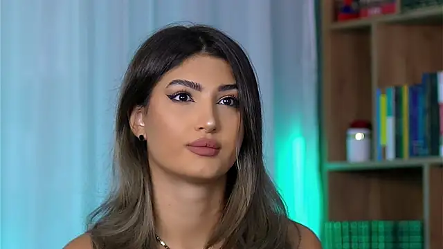 Snapshot of SarahPeach8 chatting on October 2025 03:37:02 AM SarahPeach8 online show from October 2025 03:37:02 AM