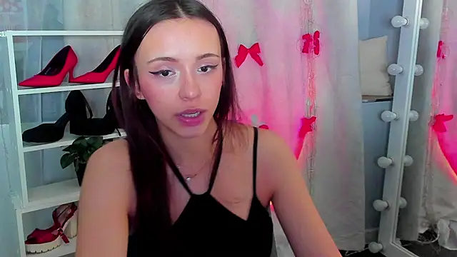 Snapshot of Sahara_Shields chatting on January 2025 01:53:01 PM Sahara Shields online show from January 2025 01:53:01 PM