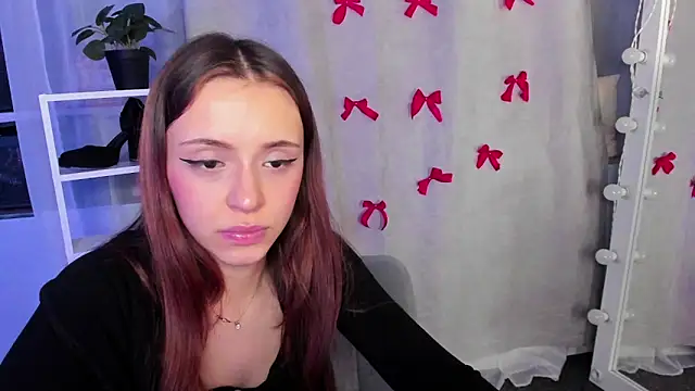 Snapshot of Sahara_Shields chatting on January 2025 01:27:01 PM Sahara Shields online show from January 2025 01:27:01 PM