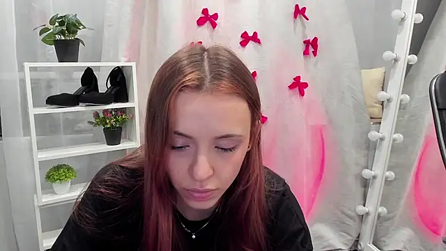 Snapshot of Sahara_Shields chatting on February 2025 10:10:02 AM Sahara Shields online show from February 2025 10:10:02 AM