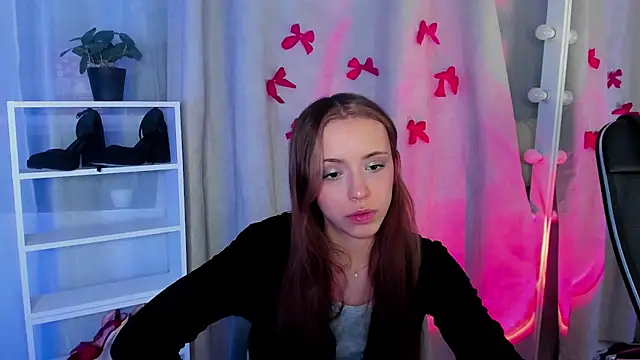 Snapshot of Sahara_Shields chatting on February 2025 01:27:01 PM Sahara Shields online show from February 2025 01:27:01 PM