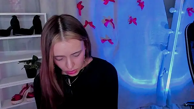 Snapshot of Sahara_Shields chatting on February 2025 04:51:01 PM Sahara Shields online show from February 2025 04:51:01 PM