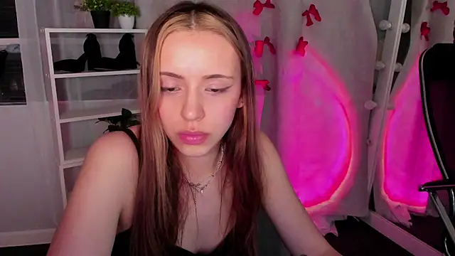 Snapshot of Sahara_Shields chatting on February 2025 04:31:02 PM Sahara Shields online show from February 2025 04:31:02 PM