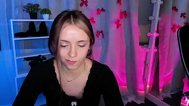 Snapshot of Sahara_Shields chatting on March 2025 01:03:02 PM Sahara Shields online show from March 2025 01:03:02 PM