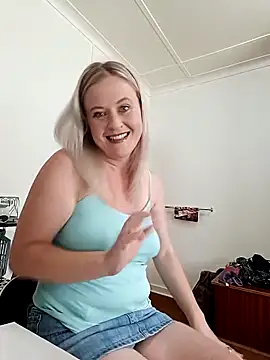 Vintasia online show from December 2025 11:18:01 AM