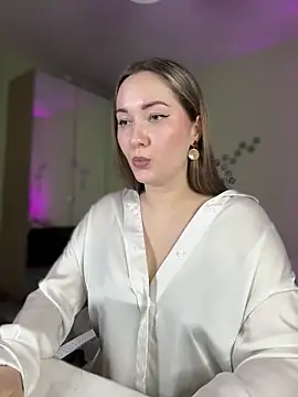 Snapshot of Kiss_My_Body chatting on February 2025 02:48:02 PM Kiss My Body online show from February 2025 02:48:02 PM