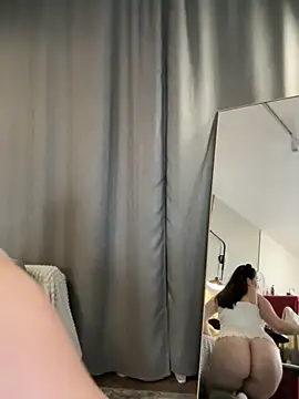 Snapshot of Kiss_My_Body chatting on April 2026 07:07:02 PM Kiss My Body online show from April 2026 07:07:02 PM