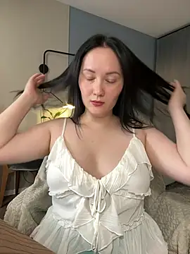 Snapshot of Kiss_My_Body chatting on April 2026 06:54:02 PM Kiss My Body online show from April 2026 06:54:02 PM