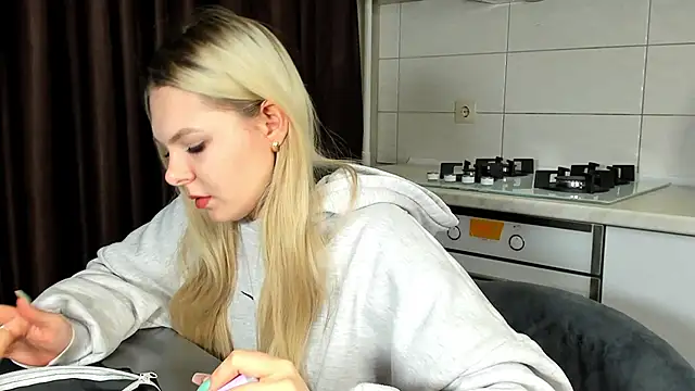 SynnoveEyre online show from February 2025 02:37:01 PM