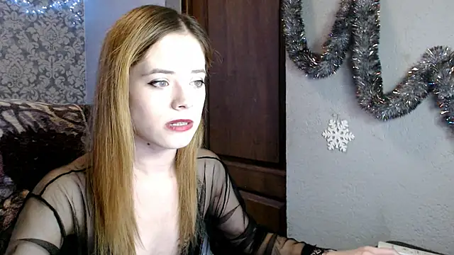 Snapshot of LauraBlan chatting on December 2024 07:56:01 PM LauraBlan online show from December 2024 07:56:01 PM