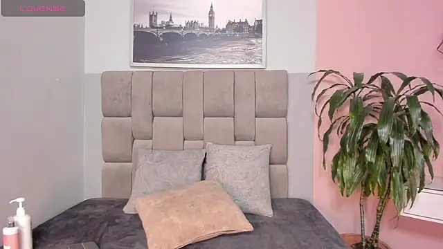 janna lopez  online show from November 2025 11:05:01 AM