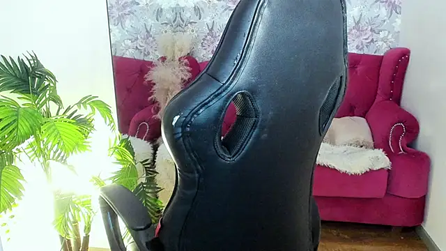 via mayer  online show from March 2025 06:01:01 PM