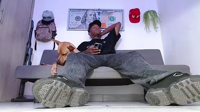 Snapshot of Master_foot_ chatting on April 2026 06:13:05 AM Master foot online show from April 2026 06:13:05 AM