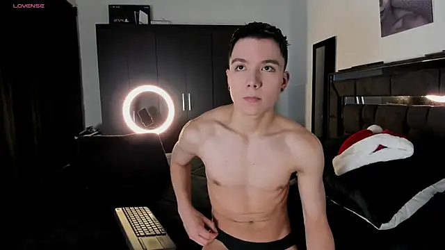 alanblack1 online show from December 2025 09:57:01 PM