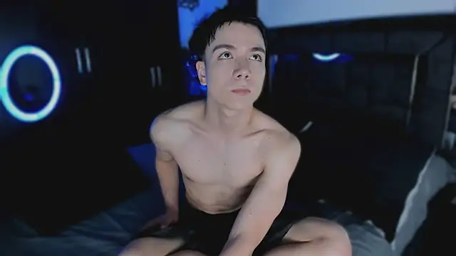 Snapshot of alanblack1 chatting on April 2026 01:53:01 PM alanblack1 online show from April 2026 01:53:01 PM