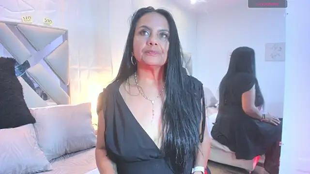 raquell moore online show from September 2025 11:41:02 PM